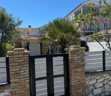 Lefkimmi House | Alex's seafront vacation house