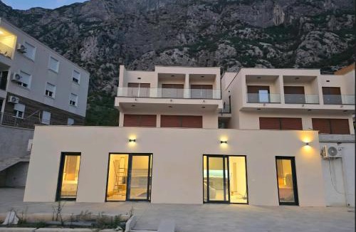 Dobrota Apartment | Alexandra Villas