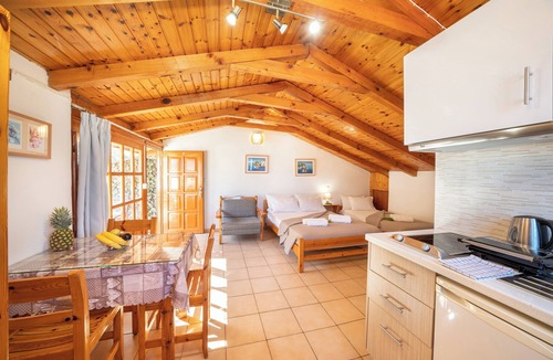 Agia Efimia Apartment | Alexatos Attic Studios with terrace