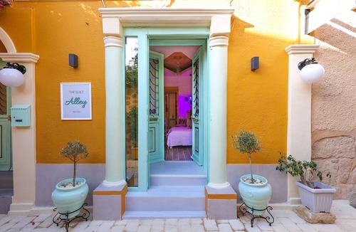 Aegina Town Apartment | Alley Studio 1 by Frangki