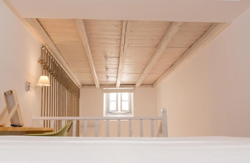 idhra Apartment | Alleyway House