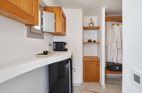 Oia House | Allure Breeze Suites
