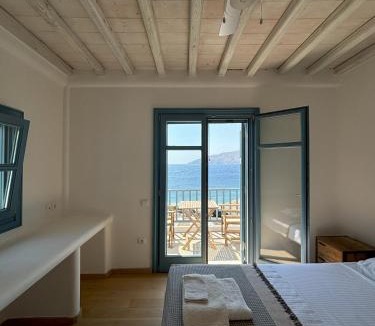 Kithnos Villa | Almyra Red Villa