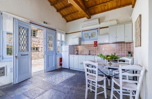 Alikias House | Althea