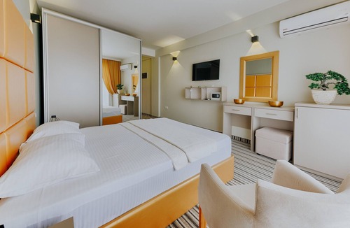 Bregvija Hotel | AM Palace