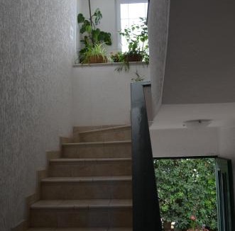 Maini Apartment | Amarillo Apartments