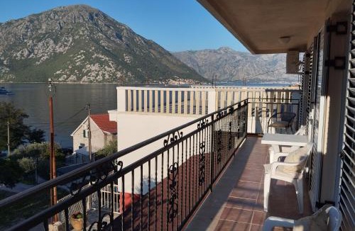 Donja Kostanjica House | Amarillys