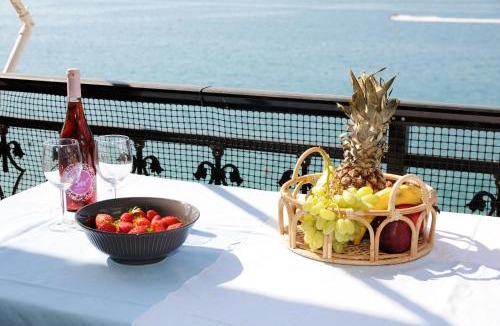 Loutraki Apartment | Amazing condo by the beach