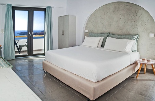 Fira Hotel | Amity Superior Suite