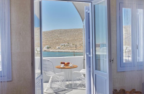 Karavostasis Apartment | AMO Folegandros