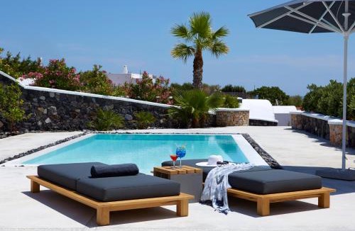 Exo Gialos Villa | Amor Hideaway Villas by Mr and Mrs White