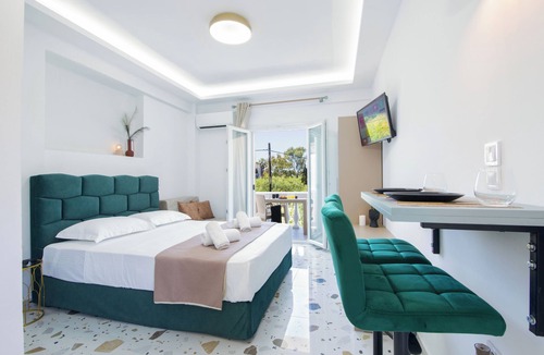 Lefkimmi House | Anais Luxury Living Green