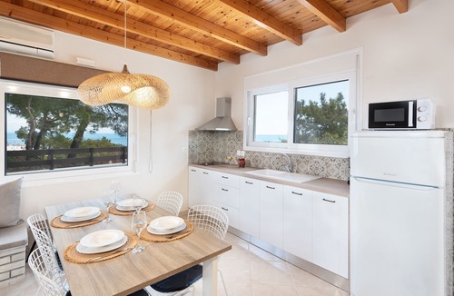 Stegna House | Anastasios Deluxe House Stegna (Amazing View, 300meter from the Beach)