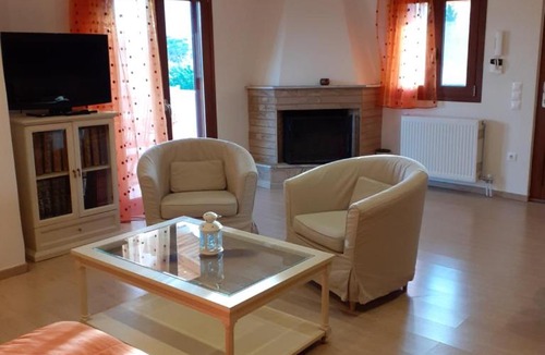 Saronikos Apartment | Anavissos pool appartment