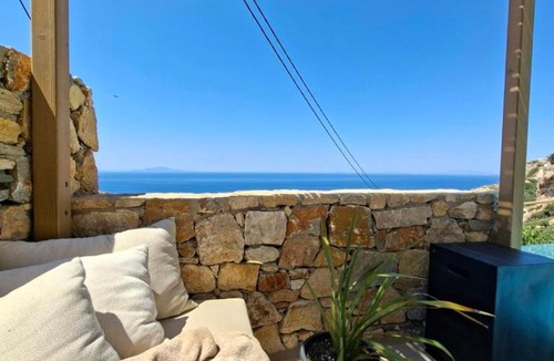 Folegandros Town Apartment | ANDELIAS Signature Suites