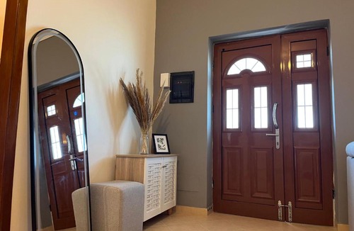 Sarande Apartment | Andrew's place