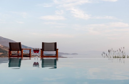 Gavrio Villa | Andros Tessera