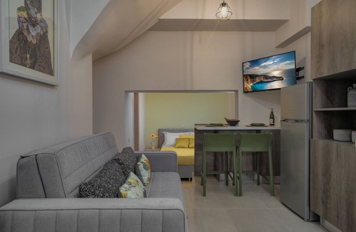 Zakynthos Town Apartment | Andy & Hari's Elegant Town Studios