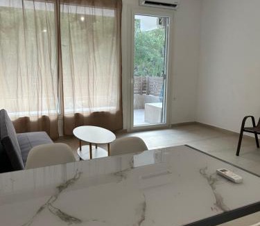 Kamena Vourla Apartment | Anesis Studios and Apartments