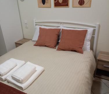 Kalambaka Apartment | Angel's Nest - Meteora Central Studio