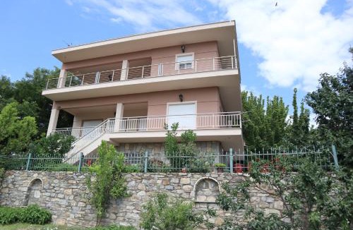 Pangaio House | Angela House - Large Holiday Home for Families & Groups