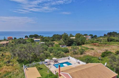 Agios Matthaios Villa | Angelloti Exclusive Beach Villa