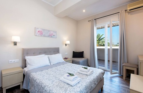 Perama Hotel | Anita Hotel