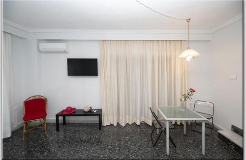 Agia Triada Apartment | Anni's apartments 50m from the beach