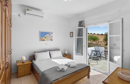 Piso Livadi Villa | Anthoula's Sea View Apartment