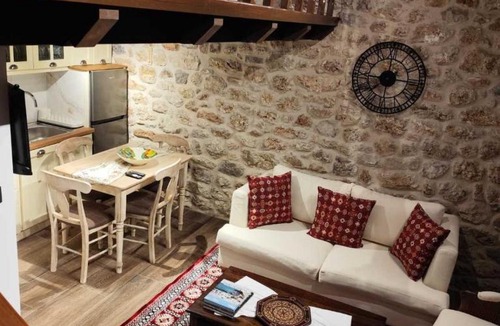 Trikolonoi Apartment | Antique Stone House in Stemnitsa