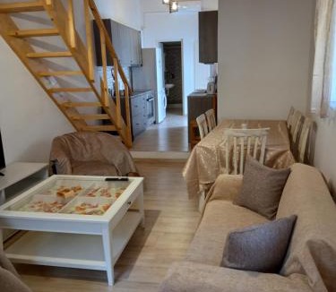 Aegina Town House | APANEMA HOUSE