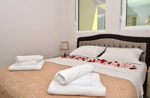 Radanovici Apartment | Apartman Lara