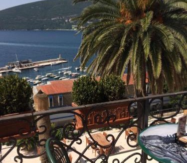 Topla Apartment | Apartman Lola Igalo 29 Decembar br 6