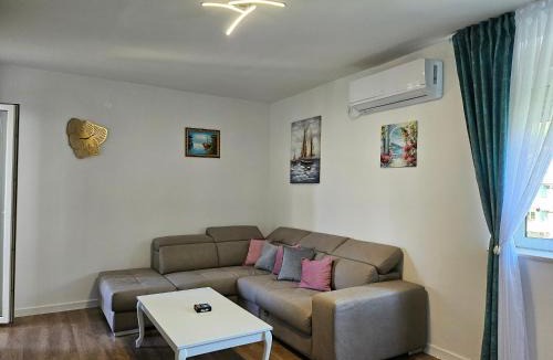 Topla Apartment | Apartman Mano