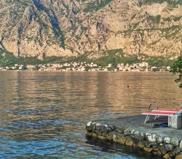 Prcanj Apartment | Apartman Vladan