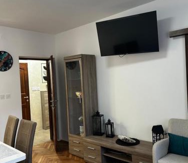 Kamenari Apartment | Apartmani Gušti