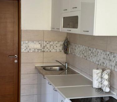 Kaluđerac Apartment | Apartmani Jelena, Buljarica