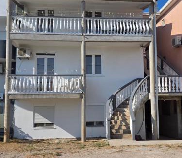 Bar Apartment | Apartmani Sijaric
