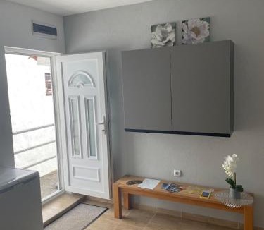 Lustica Apartment | Apartmani Suzanna, apartman b