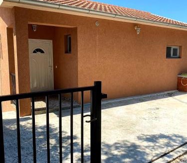 Bigovo Apartment | Apartmani Trašte