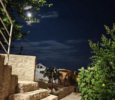 Sutomore Apartment | Apartmans White perl