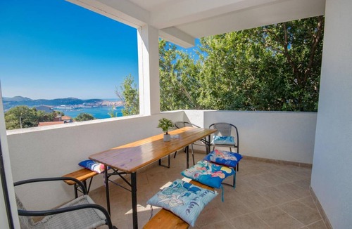 Vitici Apartment | Apartment ∙ 4 bedrooms ∙ 10 guests