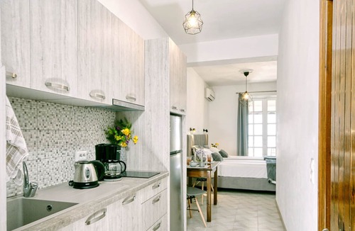 Agios Georgios Pagon Apartment | Apartment 50m from the beach with beautiful sea views - Agios Georgios Pagi
