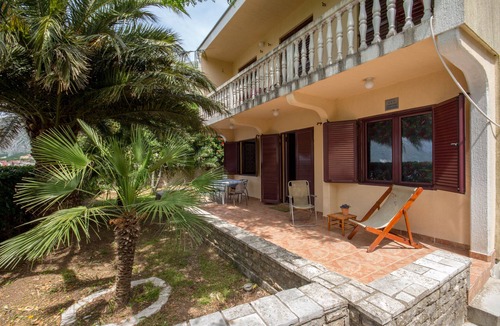 Dobrota House | Apartment 5meters from sea 2, Kotor