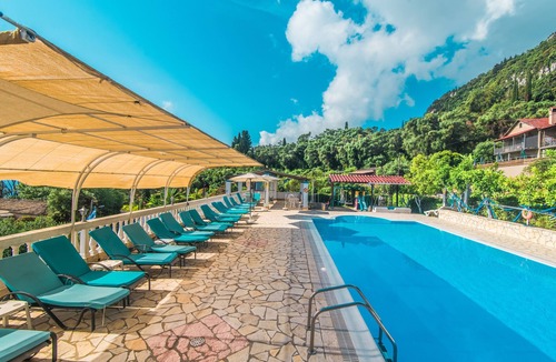 Dafnata Apartment | Apartment 'Andromaches Large' with Sea View & Shared Pool
