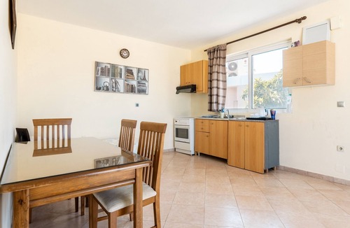 Fanes Apartment | Apartment 'Anthi 1 For 3 People' with Shared Terrace, Shared Garden and Air Conditioning