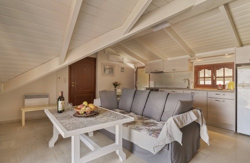 Argostoli Town Apartment | Apartment 'Argostoli' with Private Terrace, Wi-Fi and Air Conditioning