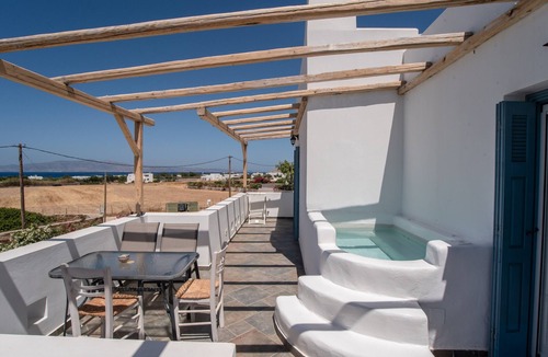 Kastraki Apartment | Apartment at 'Irida Sunny Family' Hotel with Sea View, Wi-Fi and Air Conditioning
