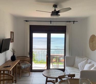 Neos Marmaras Apartment | apartment by the sea