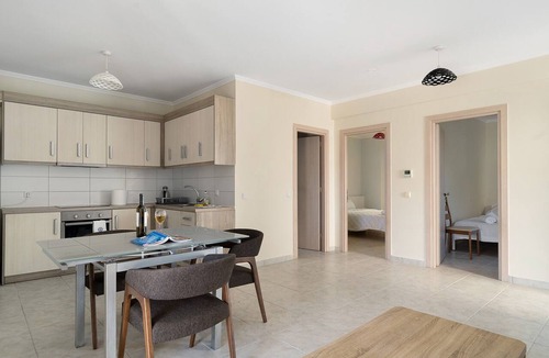 Katomerion Apartment | Apartment 'By The Sea 2' with Private Garden
